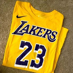 Lebron Lakers tee